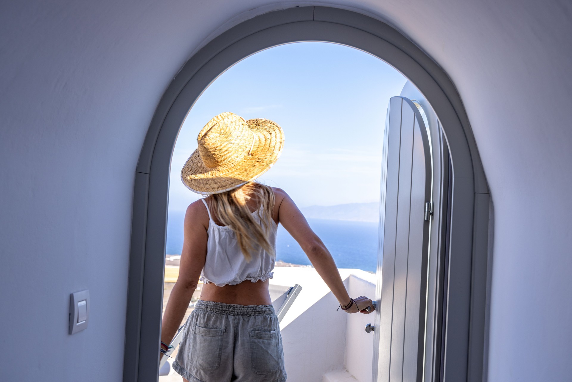 Woman discovers her private villa rental